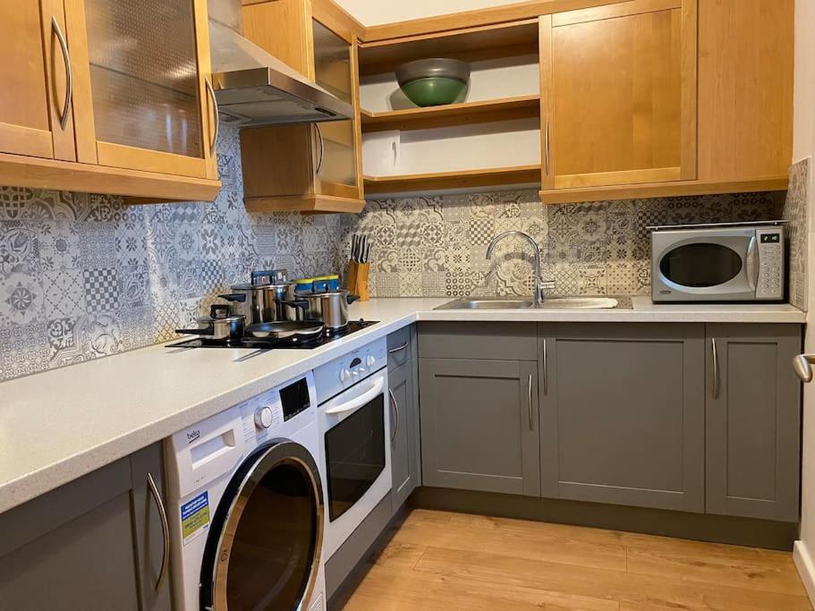 Stunning One B/R Apartment - City Centre Λιντς Εξωτερικό φωτογραφία