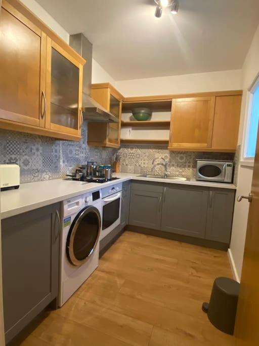 Stunning One B/R Apartment - City Centre Λιντς Εξωτερικό φωτογραφία
